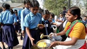 ಬಿಸಿಯೂಟ ತಯಾರಕರಿಂದ ಜನವರಿ 21ಕ್ಕೆ ಬೆಂಗಳೂರು ಚಲೋ 