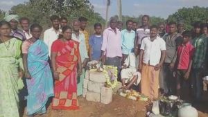  ಮಂಗಕ್ಕೆ ಅಂತ್ಯಸಂಸ್ಕಾರ ಮಾಡಿ, ಸಮಾಧಿ ಕಟ್ಟಿದ ಗ್ರಾಮಸ್ಥರು