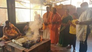  ಡಿಕೆಶಿಗಾಗಿ ಕೊಲ್ಲೂರಿನಲ್ಲಿ ನವಚಂಡಿಕಾ ಹೋಮ