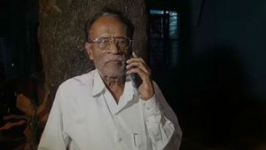 ಆಟೋದಲ್ಲೇ ಲಕ್ಷಾಂತರ ರೂಪಾಯಿ ಕಳೆದುಕೊಂಡ ವೃದ್ಧ ದಂಪತಿ