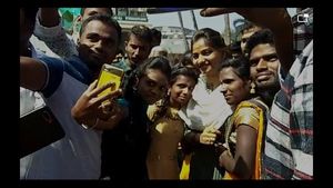  ಶೃಂಗೇರಿಯಲ್ಲಿ ನಟಿ ರಚಿತಾ ರಾಮ್; ದೇವೇಗೌಡರ ಕುಟುಂಬದ ಯಾಗಕ್ಕೆ ಬಂದ್ರಾ?