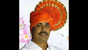  ನಮ್ಮ ಮನೆ ನಾಯಿ-ಬೆಕ್ಕುಗಳ ಕಾಲು ಹಿಡಿದಿದ್ದಾನೆ ಯತ್ನಾಳ್: ಸಂಗಮೇಶ ನಿರಾಣಿ