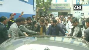 'ಗೋ ಬ್ಯಾಕ್ ಗವರ್ನರ್' ಚಳುವಳಿ ನಡೆಸಿದ್ಯಾಕೆ ಆ ವಿದ್ಯಾರ್ಥಿಗಳು? 