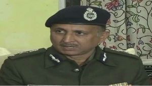 ದೆಹಲಿ ಹಿಂಸಾಚಾರ ಹತ್ತಿಕ್ಕಲು ಬಂದ ಐಪಿಎಸ್ ಅಧಿಕಾರಿ ಯಾರು? 