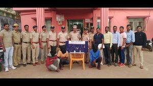 ಸೋಮವಾರಪೇಟೆಯಲ್ಲಿ ಒಂಟಿ ಮನೆ ಕಳ್ಳರನ್ನು ಬಂಧಿಸಿದ ಪೊಲೀಸರು