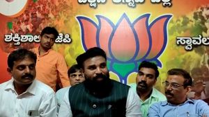 ಮಂಗಳೂರಲ್ಲಿ ಮಾಜಿ ಸಿಎಂ ಎಚ್ಡಿಕೆಗೆ ತಿರುಗೇಟು ಕೊಟ್ಟ ಶ್ರೀರಾಮುಲು