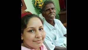 ತಂದೆಯ ಕೊಂದವರ ಕುಟುಂಬಕ್ಕೆ ಆಸ್ತಿ ಬರೆದುಕೊಟ್ಟ ಕೇರಳ ಮಹಿಳೆ: ಕಾರಣವೇನು? 