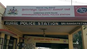 ಕಾರು ಹತ್ತಿಸಿಕೊಂಡು ವಿದ್ಯಾರ್ಥಿಯ ಮರ್ಮಾಂಗ ಕತ್ತರಿಸಿದ ದುಷ್ಕರ್ಮಿಗಳು