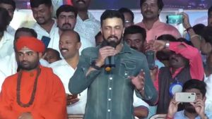 ವಾಲ್ಮೀಕಿ ಜಾತ್ರೆಯಲ್ಲಿ ಕಿಚ್ಚ ಸುದೀಪ್ ನೋಡಲು ನೂಕು‌ನುಗ್ಗಲು