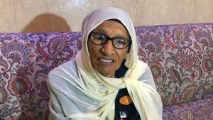  Video: 104 ವರ್ಷದ ವೃದ್ಧೆಗೆ ನಾರಿಶಕ್ತಿ ಪುರಸ್ಕಾರ; ಅಜ್ಜಿ ಸ್ಟೆಪ್ 