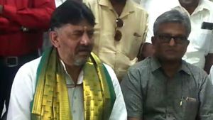 ಎಲ್ಲಾ ಬ್ಯಾಂಕುಗಳ ಇಎಂಐಗೆ ವಿನಾಯಿತಿ ನೀಡಲಿ; ಡಿಕೆಶಿ