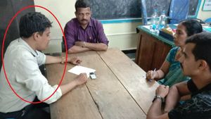  ಎರಡನೇ ಬಾರಿ ಎಸಿಬಿ ಬಲೆಗೆ ಬಿದ್ದ ಕಡವಾಡ ಪಿಡಿಒ