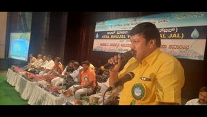 ಕೋಲಾರಕ್ಕೆ ನೀರು ಹರಿಸಲು ಅಟಲ್ ಭೂಜಲ್ ಯೋಜನೆ ಜಾರಿ 