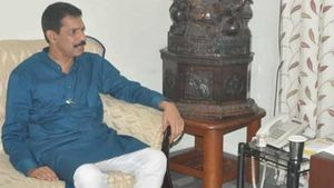 ಬೆಂಗಳೂರು-ಕಾರವಾರ ರಾತ್ರಿ ರೈಲು ಪುನಃ ಆರಂಭಿಸಿ 