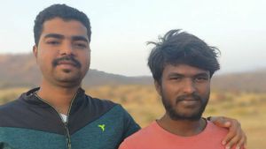 ಚನ್ನಪಟ್ಟಣದಲ್ಲಿ ಬೈಕ್ -ಮಿನಿ ಬಸ್ ಅಪಘಾತ; ಇಬ್ಬರು ಯುವಕರ ಸಾವು