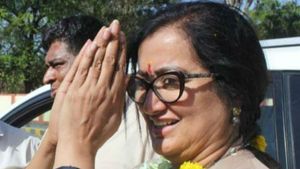 ಪ್ರಧಾನಮಂತ್ರಿಗಳ ಪರಿಹಾರ ನಿಧಿಗೆ 1 ಕೋಟಿ ಕೊಟ್ಟ ಸುಮಲತಾ ಅಂಬರೀಶ್