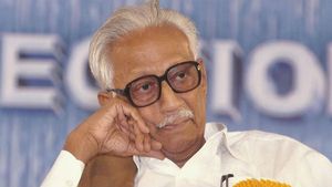 ಎಂ ಕರುಣಾನಿಧಿ ಆಪ್ತ, ಡಿಎಂಕೆ ಮುಖಂಡ ಅನ್ಬಳಗನ್ ನಿಧನ 