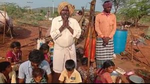 ದಾವಣಗೆರೆಯಲ್ಲಿ ಮಳೆ, ಗಾಳಿಗೆ ಅಲೆಮಾರಿಗಳ ಬದುಕು ಬೀದಿಗೆ
