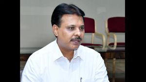 ಲಾಕ್‌ಡೌನ್ ಕರ್ತವ್ಯ ಲೋಪ: ಮೂವರು ಅಧಿಕಾರಿಗಳು ಮನೆಗೆ