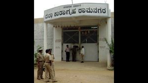 ರಾಜ್ಯದಲ್ಲಿ ಶುರುವಾಯ್ತು ಕೊರೊನಾ ವೈರಸ್ ರಾಜಕೀಯ ಕಚ್ಚಾಟ!
