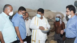 ಪಡಿತರ ದಾಸ್ತಾನಿಗೆ ಪ್ರತ್ಯೇಕ ಗೋಡೌನ್: ಆಹಾರ ಸಚಿವ