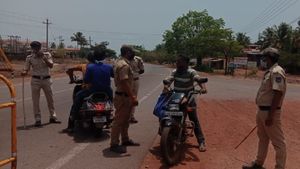 ಹೊನ್ನಾವರದಲ್ಲಿ ಪೊಲೀಸರ ಹದ್ದಿನ ಕಣ್ಣು: ಬೇಕಾಬಿಟ್ಟಿ ಸಂಚಾರಕ್ಕೆ ಬ್ರೇಕ್!
