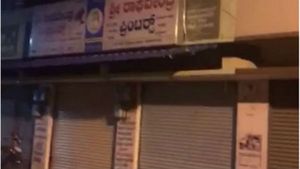 ರಾತ್ರೋರಾತ್ರಿ ಸೀಲ್ ಡೌನ್ ಆಯ್ತು ಮಂಡ್ಯದ ಪೇಟೆ ಬೀದಿ
