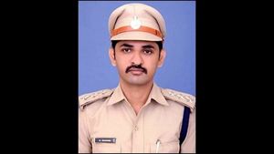 ಉಡುಪಿಯಲ್ಲಿ ಪ್ರಾಮಾಣಿಕ ಅಧಿಕಾರಿಯ ವರ್ಗಾವಣೆ: ಆಕ್ರೋಶ