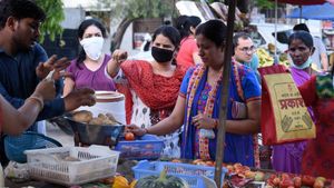 ಆಗ ಕಾರು ಚಾಲಕ, ಈಗ ತಳ್ಳುಗಾಡಿಯಲ್ಲಿ ತರಕಾರಿ ವ್ಯಾಪಾರಿ 