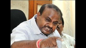 ರಾಮನಗರಕ್ಕೆ ಕೊರೊನಾ ಲಗ್ಗೆ ಇಡಲು ಸರ್ಕಾರವೇ ಕಾರಣ ಎಂದ ಎಚ್ ಡಿಕೆ