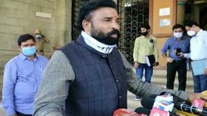 ಜಮೀರ್ ಅಹ್ಮದ್ ಗೂ ಕ್ವಾರಂಟೈನ್ ಮಾಡಬೇಕಿದೆ; ಶ್ರೀರಾಮುಲು