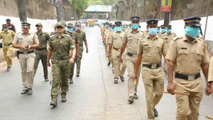  ವೈರಲ್ ವಿಡಿಯೋ : ಡ್ರೋಣ್ ನೋಡುತ್ತಿದ್ದಂತೆ ಎದ್ದು ಬಿದ್ದು ಓಡಿದ ಜನ