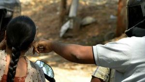 ರಾಮನಗರ: ಹಾಡಹಗಲೇ ಮಹಿಳೆಯ ಚಿನ್ನದ ಸರ ಕದ್ದು ಪರಾರಿ