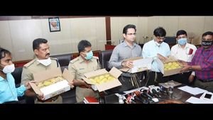 ಮಾರುಕಟ್ಟೆಗೆ ಬಂದ ಹಾವೇರಿ ಆಲ್ಫಾನ್ಸೋ ಮಾವು; ರುಚಿ ನೋಡಿದ್ರಾ? 
