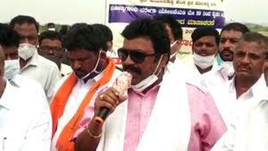 ಬದುನಿರ್ಮಾಣ ಅಭಿಯಾನಕ್ಕೆ ಚಾಲನೆ ನೀಡಿದ ಕೃಷಿ ಸಚಿವ ಬಿ.ಸಿ.ಪಾಟೀಲ್ 