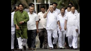 'ಸೇಡಿಗೆ ಸೇಡು': ಬಿಜೆಪಿ ಭಿನ್ನಮತಕ್ಕೆ ತುಪ್ಪ ಸುರಿದ ಜೆಡಿಎಸ್ ಮುಖಂಡ 