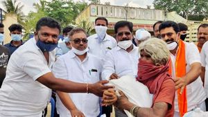  ಅಬಕಾರಿ ಸಚಿವರ ವಿರುದ್ಧ ಕಳಪೆ ಆಹಾರ ಪದಾರ್ಥ ವಿತರಣೆ ಆರೋಪ