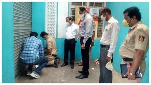 ಮಂಡ್ಯದ ಬಾರ್ ನಲ್ಲಿದ್ದ ಮದ್ಯವನ್ನು ಇಲಿಗಳು ಕುಡಿದವಾ?