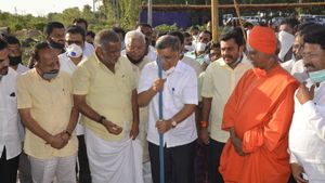 ಕೈಗಾರಿಕಾ ಪ್ರದೇಶಕ್ಕೆ ನೀರು ಸರಬರಾಜು ಯೋಜನೆಗೆ ಶೆಟ್ಟರ್‌ ಶಂಕುಸ್ಥಾಪನೆ 