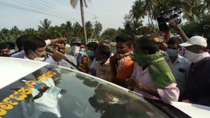 ಸಚಿವ ರಮೇಶ್ ಜಾರಕಿಹೊಳಿಗೆ ಘೇರಾವ್ ಹಾಕಿದ ಹೆಬ್ಬೂರು ಗ್ರಾಮಸ್ಥರು