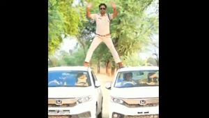 ಇವರು ಆಕ್ಟರ್ ಅಲ್ಲ,ಸಬ್‌ ಇನ್ಸ್‌ಪೆಕ್ಟರ್: ಆಕ್ಷನ್‌ಗೆ ಬಿತ್ತು ದುಬಾರಿ ದಂಡ 