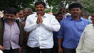 ಸಿಎಂ ಭೇಟಿಯಾದ ರಮೇಶ ಜಾರಕಿಹೊಳಿ, ಆರ್ ಅಶೋಕ್: ಕುತೂಹಲಕ್ಕೆ ಎಡೆ
