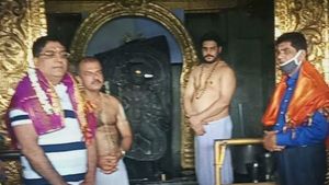  ಮದ್ದೂರಿನ ಹೊಳೇ ಆಂಜನೇಯನ ದರ್ಶನ ಪಡೆದ ಪೊಲೀಸ್ ಆಯುಕ್ತ ಭಾಸ್ಕರ್ ರಾವ್