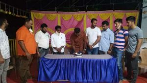  ಉಡುಪಿ ಕ್ವಾರಂಟೈನ್ ಕೇಂದ್ರದಲ್ಲೇ ಬರ್ತ್ ಡೇ ಪಾರ್ಟಿ!