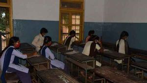  ರಾಮನಗರದಲ್ಲಿ ಕೊರೊನಾ ಭಯದಿಂದ ಪರೀಕ್ಷೆಗೆ ಗೈರಾದ SSLC ವಿದ್ಯಾರ್ಥಿಗಳೆಷ್ಟು?