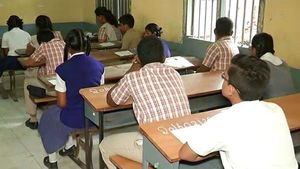 ಮಂಡ್ಯದಲ್ಲಿ ಆತಂಕವಿಲ್ಲದೆ SSLC ಪರೀಕ್ಷೆ ಬರೆಯಲು ಸಿದ್ಧತೆ