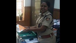 ಚಿಕ್ಕಮಗಳೂರು: ಪೊಲೀಸರ ಜೊತೆ ಅನುಚಿತವಾಗಿ ವರ್ತಿಸಿದ ಅರಣ್ಯಾಧಿಕಾರಿ ಸ್ವಾತಿ 