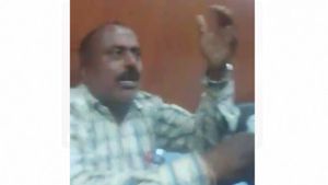 ಕೋಲಾರ: ಮಹಿಳೆಯೊಂದಿಗೆ ಅಸಭ್ಯ ವರ್ತನೆ, ಗುಮಾಸ್ತನಿಗೆ ಧರ್ಮದೇಟು