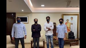 ಶಿವಸೇನೆ ವ್ಯಂಗ್ಯದ ಬಳಿಕ ಉದ್ಧವ್ ಠಾಕ್ರೆ ಭೇಟಿಯಾದ ಸೋನು ಸೂದ್ 