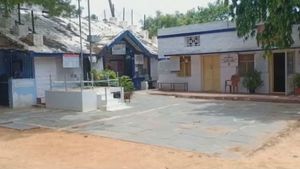 ಪಿಎಸ್ ಐ ಮಾಡಿದ ಪಾರ್ಟಿಗೆ ಇಡೀ ಕಂಪ್ಲಿ ಪೊಲೀಸ್ ಠಾಣೆ ಸೀಲ್ ಡೌನ್